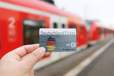 Preisanpassung auf 58 Euro beim Deutschlandticket-stock-foto