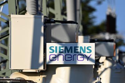 Siemens Energie Logo am Umspannwerk Landsham *** Siemens Energie logo at the Landsham substation-stock-foto