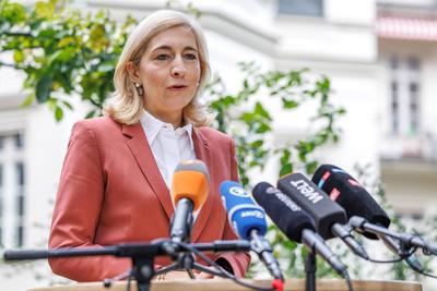 Statement Bundesgesundheitsministerin Nina Warken im St. Elisabeth-Stift-stock-foto