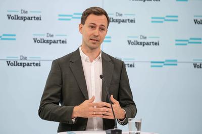 20250807 Pressekonferenz der Volkspartei zum Thema FPOe Faulste Partei Oesterreichs-stock-foto
