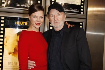 In Anwesenheit der Schauspieler Jessica Schwarz und Michael Gwisdek bei der Filmpremiere - Das Lied in mir - im Kino in-stock-foto