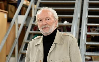 der Schauspieler Michael Gwisdek posiert am 21.10.2015 in K?ln am Set bei den Dreharbeiten zum Kinofilm Kundschafter de-stock-foto