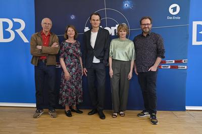Max F?rberb?ck, Bettina Ricklefs, Fabian Hinrichs, Eli Wasserscheid und Stefan Betz bei der Premiere des ARD Fernsehfilm-stock-foto