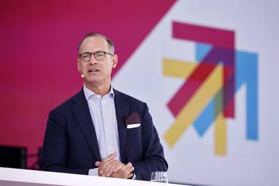 Manager Oliver B?te, Vorstandsvorsitzender der Allianz SE, auf Europas f?hrender Digitalisierungsinitiative auf Entschei-stock-foto