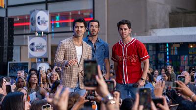 Jonas brothers bring their new album to rockefeller plaza on the today show-stock-foto