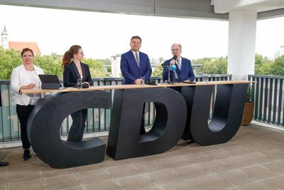 Pressekonferenz zur Bekanntgabe der Spitzenkandidatur der CDU in Sachsen-Anhalt-stock-foto