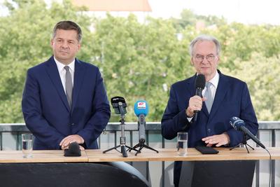 Pressekonferenz zur Bekanntgabe der Spitzenkandidatur der CDU in Sachsen-Anhalt-stock-foto