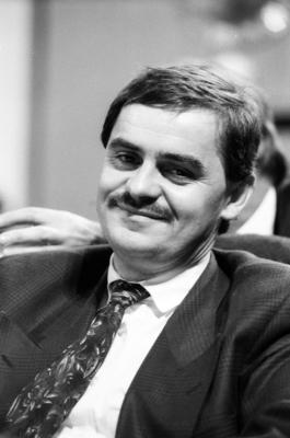 Bildnummer: 57981574  Datum: 25.09.1991  Copyright: imago/Becker&BredelSitzung im Landtag des Saarlandes in Saarbr?cken am 25.09.1991. Im Bild: Peter M?ller (CDU). GER People xsp x0x 1991 hoch Landtag Sitzung Plenarsitzung Plenum Peter M?ller CDU Einzel Portr?t Personen hoch  57981574 Date 25 09 1991 Copyright Imago  Meeting in Landtag the Saarland in Saarbr?cken at 25 09 1991 in Picture Peter Mueller CDU ger Celebrities xsp x0x 1991 vertical Landtag Meeting Plenary session Plenary Peter Mueller CDU Singles Portrait People vertical-stock-foto