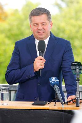 Pressekonferenz zur Bekanntgabe der Spitzenkandidatur der CDU in Sachsen-Anhalt-stock-foto