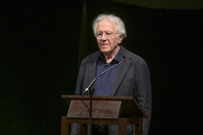 2025 - Lesung des Theaterregisseurs und Theaterdramaturgen  Hermann Beil aus den Werken von Peter Turrrini - "Die Verhaftung des Johann Nepomuk Nestroy", im Bernhardhaus in Ohlsdorf, im Rahmen der Salzkammergut Festwochen Gmunden, am 08.08.2025.-stock-foto