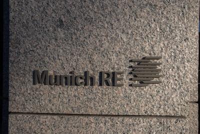 Sitz der M?nchner R?ck Der Sitz der M?nchener R?ckversicherungs Gesellschaft Aktiengesellschaft in-stock-foto