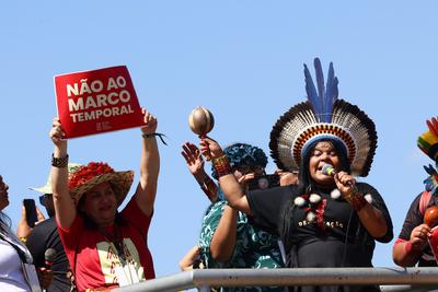 Marcha das Mulheres Ind?genas-stock-foto