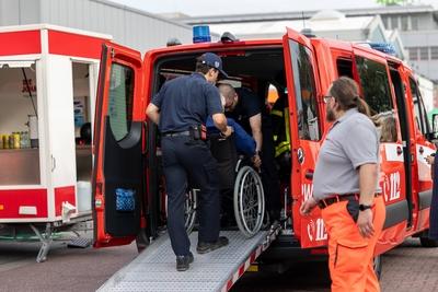 Weltkriegsbombe in Frankfurt gefunden - 2500 Menschen m?ssen evakuiert werden - Absperrradius von 300 Meter-stock-foto