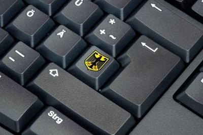 Bundesadler auf einer Tastatur Bundesadler auf einer Tastatur, 09.03.2018, Borkwalde, Brandenburg, Der Aufkleber von ein-stock-foto