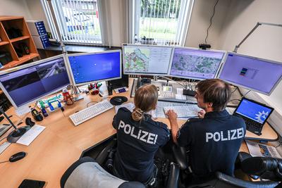 Einweihung des neuen Dienstgeb?udes des Polizeikommissariats Bundesautobahn Maschen-stock-foto