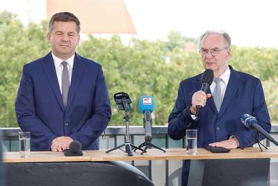 Pressekonferenz zur Bekanntgabe der Spitzenkandidatur der CDU in Sachsen-Anhalt-stock-foto