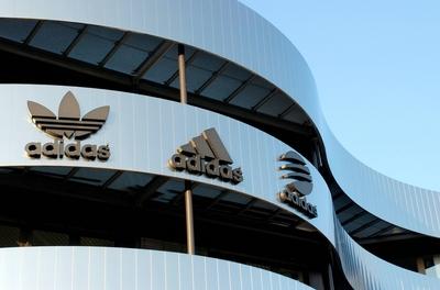 Adidas AG Herzogenaurach Copyright JOKER ErichxH?fele JOKER081206560023-stock-foto