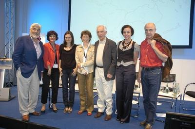 Bildnummer: 57012181  Datum: 09.06.2008  Copyright: imago/teutopressDiskussionsrunde w?hrend des medienforum.nrw 06/08 thg Mario Adorf, Annette Dittert, Bettina Oberli, Dr. Gesine L?bben, Dieter Wellershoff, Maria Schrader und Max F?rberb?ck (v.li.) am 9. Juni 2008 am Rande der Diskussionsrunde Inflation Romanverfilmung - Woher kommt der Trend und wohin geht er? im Rahmen des medienforum.nrw 2008 in K?ln K?lnMesse Messe NRW Diskussion Podium Rheinparkhalle Internationaler Filmkongress event discussion cologne media journalism actor director german Deutschland deutsch Deutscher Deutsche Schauspieler Schauspiel Kino Film TV Fernsehen Regie Regisseur Mann M?nner Frau Frauen Moderatorin Journalistin Schauspielerin quer ganz stehend posierend People x0x xkg 2008 quer  57012181 Date 09 06 2008 Copyright Imago  Round-table discussion during the Media Forum NRW 06 08 THG Mario Adorf Annette Dittert Bettina Oberli Dr Gesine Luebben Dieter Wellershoff Hoff Mary Schrader and Max F?rberb?ck V left at 9 June 2008 at Edge the Round-table discussion Inflation  Where , the Trend and go is he in Frame the Media Forum NRW 2008 in Cologne Cologne fair trade Fair NRW Discussion Podium  international Film Conference Event Discussion Cologne Media Journalism Actor Director German Germany German German German Actor Acting Cinema Film TV Television Director Director Man Men Woman Women Presenter Journalist Actress horizontal whole standing posing Celebrities x0x xkg 2008 horizontal-stock-foto