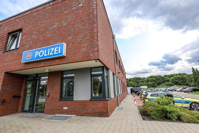 Einweihung des neuen Dienstgeb?udes des Polizeikommissariats Bundesautobahn Maschen-stock-foto