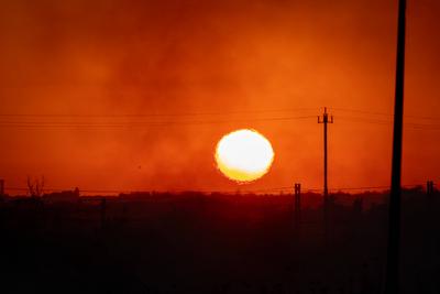 The fire is burning through the woodland in the Parco degli Acquedotti in Rome, Italy.-stock-foto