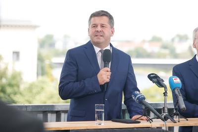 Pressekonferenz zur Bekanntgabe der Spitzenkandidatur der CDU in Sachsen-Anhalt-stock-foto