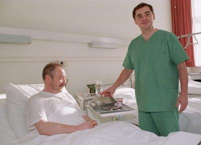 Peter M?ller der Vorsitzende der Saar CDU li arbeitet am Donnerstag 21 01 1999 f?r einen Tag i-stock-foto