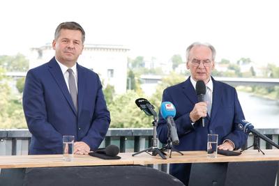 Pressekonferenz zur Bekanntgabe der Spitzenkandidatur der CDU in Sachsen-Anhalt-stock-foto