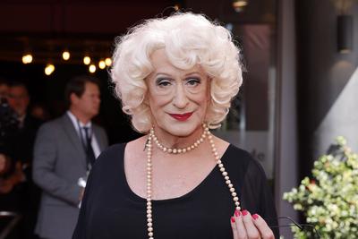 Travestiek?nstler Lilo Wanders bei der Gala der Goldenen Sonne 40 Jahre deutsches Privatfernsehen im im GOP Variete Thea-stock-foto