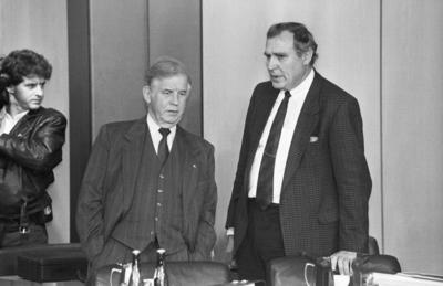 Deutschland, Bonn, 04.12.1991. Archiv.: 30-51-14 Ministerpraesidenten der Laender beim Bundeskanzler Foto: Kurt Biedenko-stock-foto