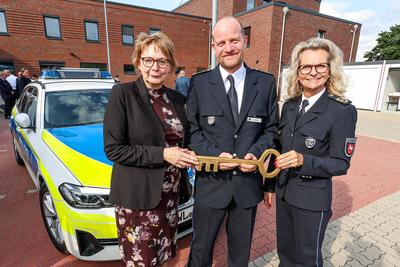 Einweihung des neuen Dienstgeb?udes des Polizeikommissariats Bundesautobahn Maschen-stock-foto