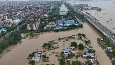 Rising Ganga Water Levels Trigger Flood Warning In Patna-stock-foto