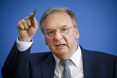 Reiner Haseloff, CDU, Ministerpraesident von Sachsen-Anhalt, in der Bundespressekonferenz. Berlin, 19.10.2018. Berlin D-stock-foto