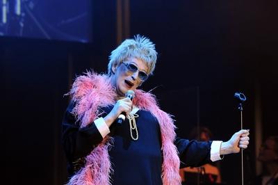 Bildnummer: 56686995  Datum: 10.12.2011  Copyright: imago/Horst GaluschkaLilo Wanders am 10.12.2011 bei ihrem Auftritt bei Cover me - das Konzert in K?ln. Dieses einzigartige Benefizkonzert zu Gunsten der Aidshilfe K?ln findet dieses Jahr zum 10. mal statt. Dabei covern K?nstler ohne Gage ihre Lieblingssongs f?r den guten Zweck. Entertainment People Musik Aktion xcb x0x 2011 quer Cover me Lilo Wanders on Stage Kost?m Aidshilfe K?ln Konzert Live Auftritt B?hne S?nger Musiker Benefizkonzert  56686995 Date 10 12 2011 Copyright Imago Horst Galuschka Lilo Wanders at 10 12 2011 at her Appearance at Cover ME the Concert in Cologne This Unique Tribute to Favour the AIDS assistance Cologne finds This Year to 10 times instead here Artwork Artists without Gage theirs  for the Good Purpose Entertainment Celebrities Music Action shot  x0x 2011 horizontal Cover ME Lilo Wanders ON Stage Costume AIDS assistance Cologne Concert Live Appearance Stage Singer Musician Tribute-stock-foto