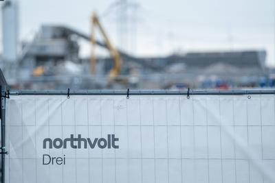 Blick auf das Baufeld der geplanten Batteriezellfabrik der Firma Northvolt bei Heide in Schleswig-Holstein nach Beantrag-stock-foto
