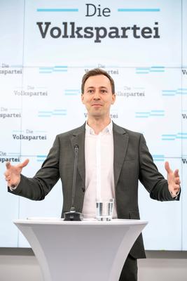 20250807 Pressekonferenz der Volkspartei zum Thema FPOe Faulste Partei Oesterreichs-stock-foto