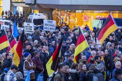Die AfD Baden-W?rttemberg demonstriert gegen Armut, Not und K?lte. 1000 Demonstranten waren zur Gro?demonstration auf d-stock-foto