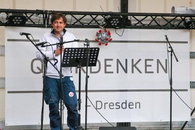 Im Bild: Michael Ballweg, Gr?nder der Initiative Querdenken auf der Querdenken-Demonstration am Samstag, den 31.10.2020-stock-foto