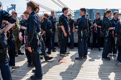 9.8.2025, Kiel, Ungew?hnlicher Liegeplatz f?r die Gorch Fock in der Innenstadt und besonderer Start zur Ausbildungsreise-stock-foto