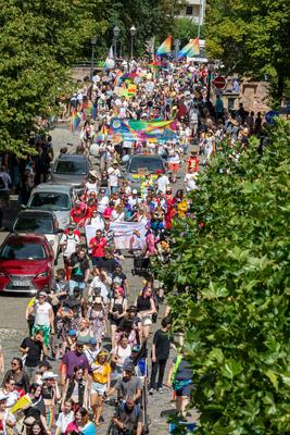 Reportage 09.08.2025 Die Demo zum CSD in N?rnberg am Samstag durch die N?rnberger Innenstadt mit rund 20 000 Besucher, Motto: Nie mehr still!, super Wetter, super Stimmung, alles friedlich-stock-foto