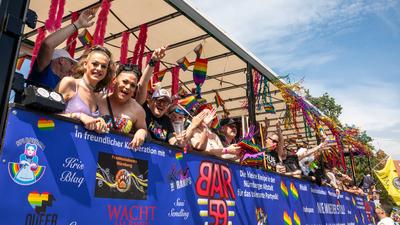 Reportage 09.08.2025 Die Demo zum CSD in N?rnberg am Samstag durch die N?rnberger Innenstadt mit rund 20 000 Besucher, Motto: Nie mehr still!, super Wetter, super Stimmung, alles friedlich-stock-foto