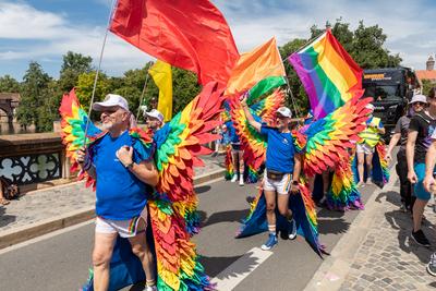 Reportage 09.08.2025 Die Demo zum CSD in N?rnberg am Samstag durch die N?rnberger Innenstadt mit rund 20 000 Besucher, Motto: Nie mehr still!, super Wetter, super Stimmung, alles friedlich-stock-foto