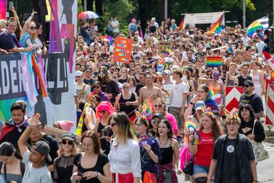 Reportage 09.08.2025 Die Demo zum CSD in N?rnberg am Samstag durch die N?rnberger Innenstadt mit rund 20 000 Besucher, Motto: Nie mehr still!, super Wetter, super Stimmung, alles friedlich-stock-foto