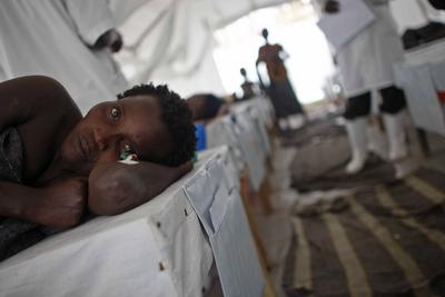 Bildnummer: 52787597  Datum: 26.11.2008  Copyright: imago/IP3pressCholera-infizierte Fl?chtlinge im Krankenhaus von Rutshuru, Demokratische Republik Kongo - PUBLICATIONxNOTxINxFRA, Personen , Highlight , premiumd; 2008, Rutshuru, Kongo , Nordkivu, Nord-Kivu, Krieg, Krise, B?rgerkrieg, Fotostory , Fl?chtling; , quer, Kbdig, Gruppenbild, close,  , Gesellschaft, AfrikaBildnummer 52787597 Date 26 11 2008 Copyright Imago IP3press Cholera infected Refugees in Hospital from Rutshuru Democratic Republic Kongo PUBLICATIONxNOTxINxFRA People Highlight premiumd 2008 Rutshuru Kongo North North Kivu War Crisis Civil war Photo Story Refugee horizontal Kbdig Group photo Close Society Africa-stock-foto