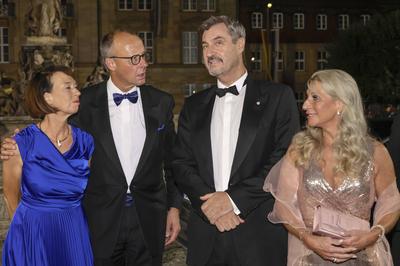 Friedrich Merz mit Ehefrau Charlotte Merz, Markus S?der mit Ehefrau Karin Baum?ller-S?der-stock-foto