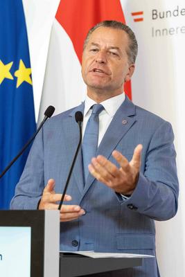 20250811 Pressekonferenz der Innenminister zum Thema Jahresbilanz 2024 zum Kriminalitaetsfeld Sozialleistungsbetrug-stock-foto