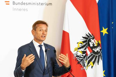 20250811 Pressekonferenz der Innenminister zum Thema Jahresbilanz 2024 zum Kriminalitaetsfeld Sozialleistungsbetrug-stock-foto