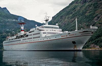 Symbolbild Die Maxim Gorkiy, klassisches Kreuzfahrtschiff mit sowjetischer Vergangenheit, markantes Design mit typisch r-stock-foto