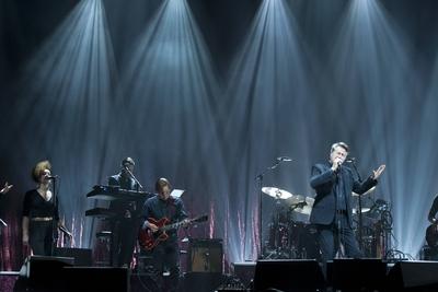 Bryan FERRY GBR Saenger Glamrock Konzert Live on stage Buehne singend Gesang hier bei sein-stock-foto