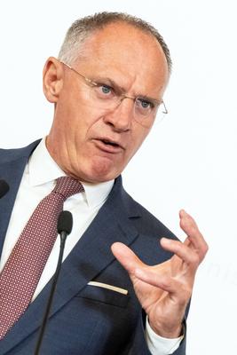 20250811 Pressekonferenz der Innenminister zum Thema Jahresbilanz 2024 zum Kriminalitaetsfeld Sozialleistungsbetrug-stock-foto