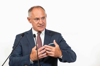 20250811 Pressekonferenz der Innenminister zum Thema Jahresbilanz 2024 zum Kriminalitaetsfeld Sozialleistungsbetrug-stock-foto